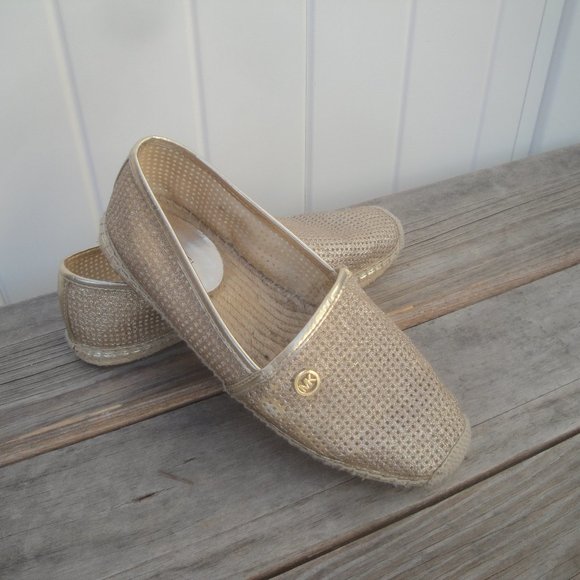 Michael Kors Slip Ons in Gold Pixie Kendricks Perforated Leather 7M - Picture 2 of 8